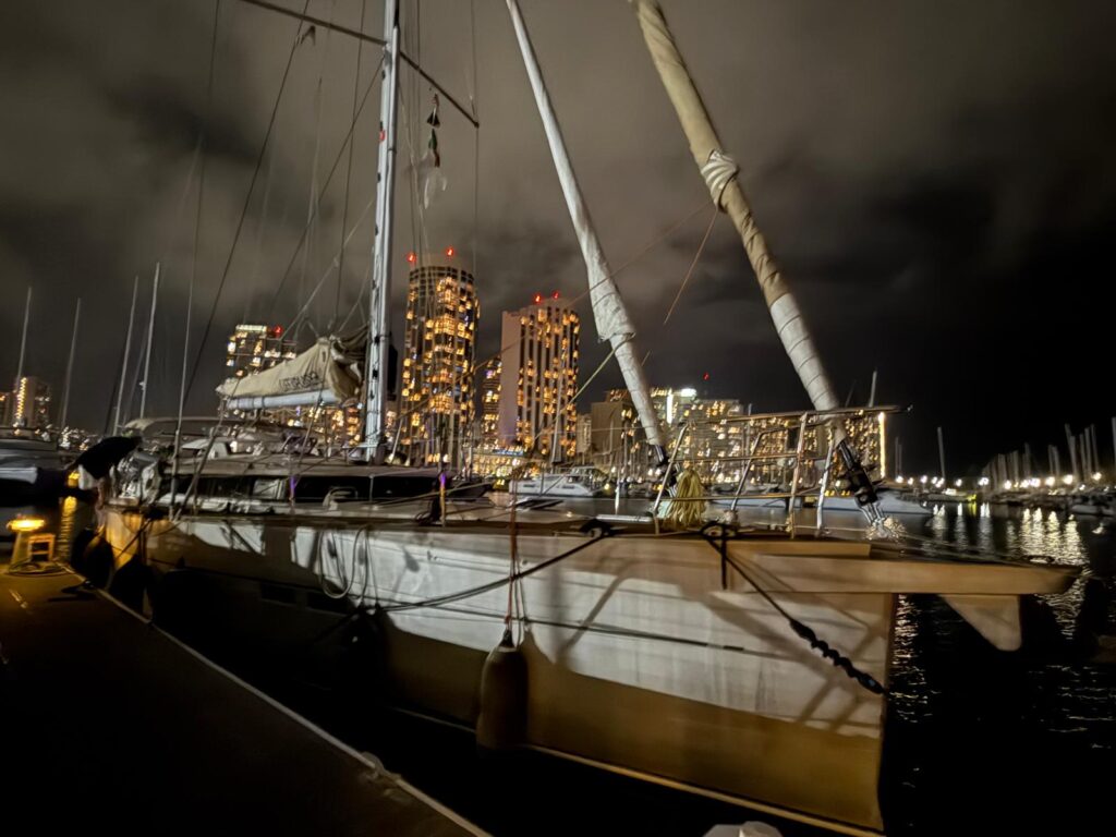 honolulu  waikiki yacht club